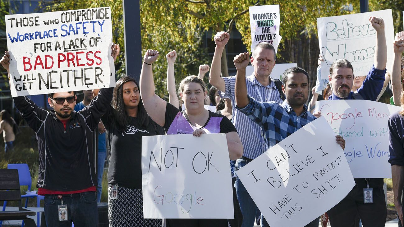 Protesta de empleados de Google contra el acoso laboral.