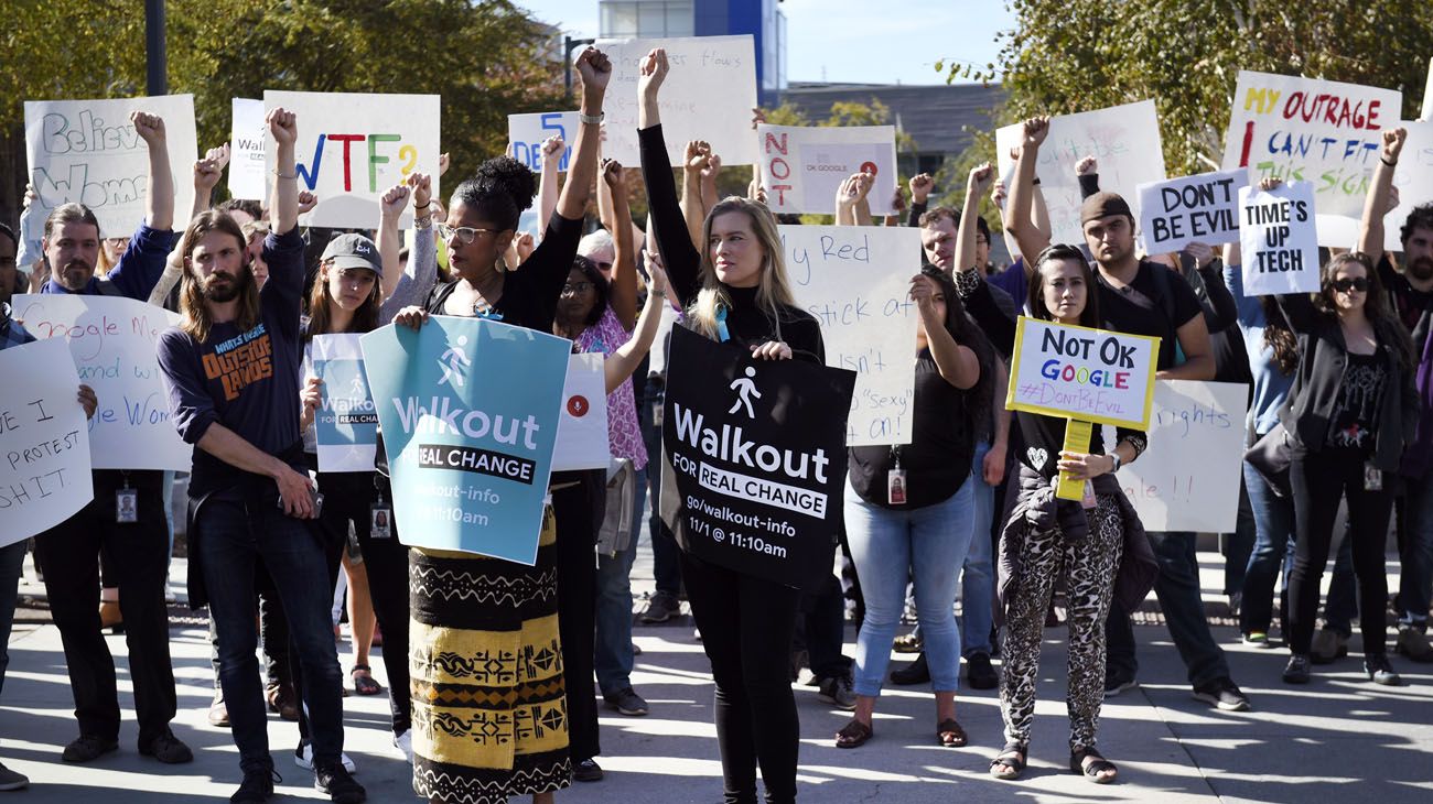 Protesta de empleados de Google contra el acoso laboral.