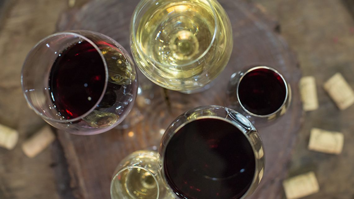 vino-tinto-vino-blanco