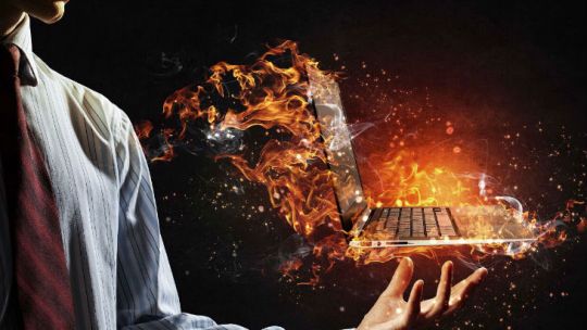 1123-compu-caliente-00