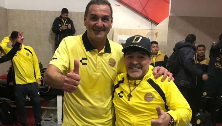 Diego Maradona y Luis Islas