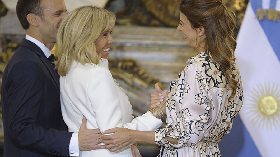 awada-brigitte-macron-11292018-rouge