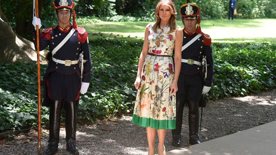melania-gucci-11302018-rouge