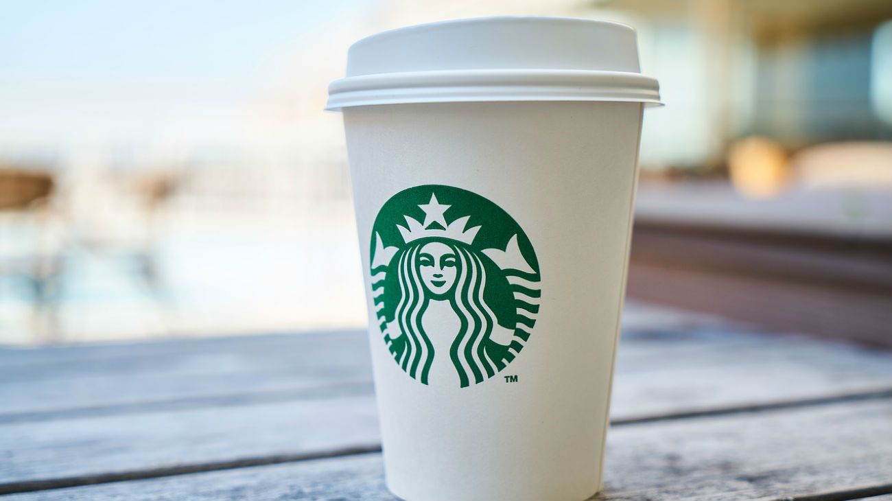 Starbucks busca contentar a sus clientes.