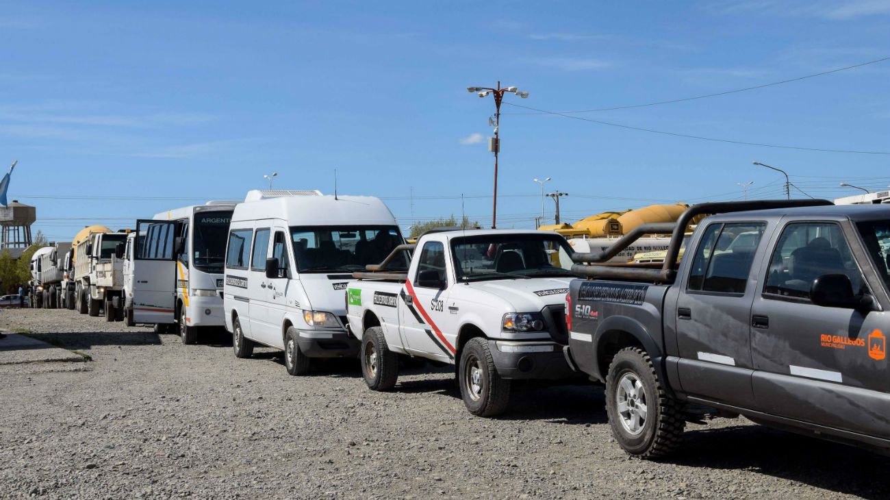 La Municipalidad de Río Gallegos recibió como depositario judicial, los primeros 10 móviles de la empresa Austral Construcciones S.A.