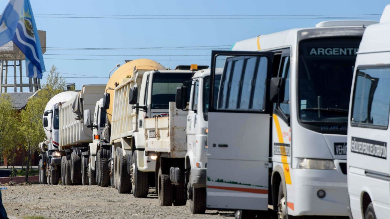 La Municipalidad de Río Gallegos recibió como depositario judicial, los primeros 10 móviles de la empresa Austral Construcciones S.A.