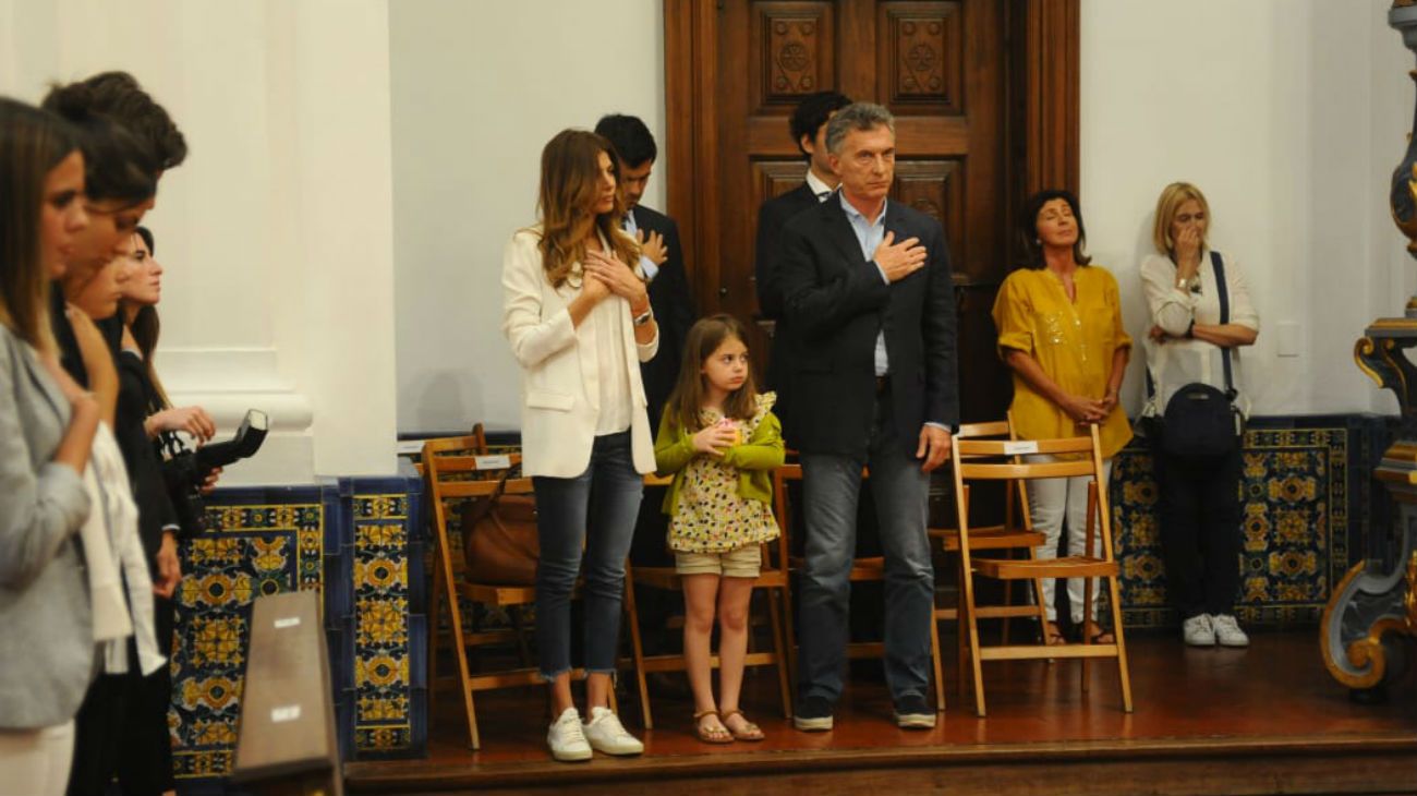 Mauricio Macri, Juliana Awada y Antonia en la confirmación de Valentina, la hija mayor de Juliana.