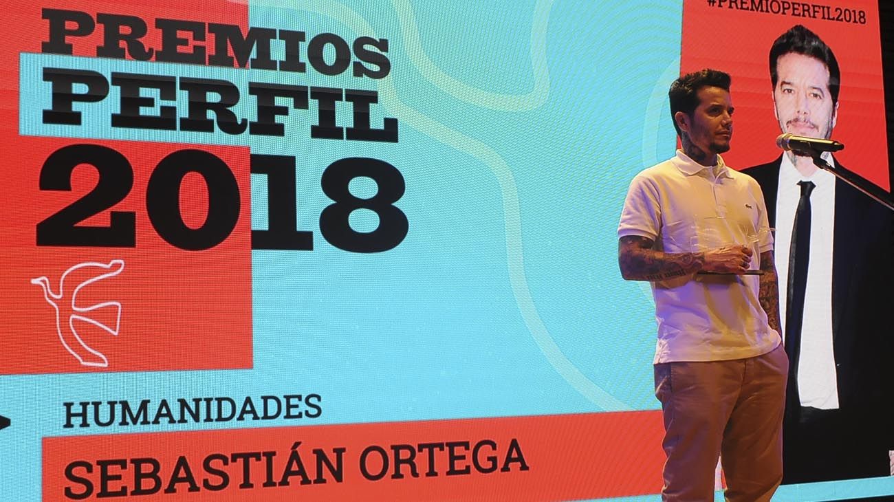 Sebastián Ortega recibió el Premio Perfil en el área Humanidades.