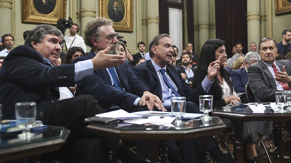 Los senadores Jose Mayans, Alfredo Luenzo, Miguel Angel Pichetto, y Angel Rosas. preseupuesto 2019
