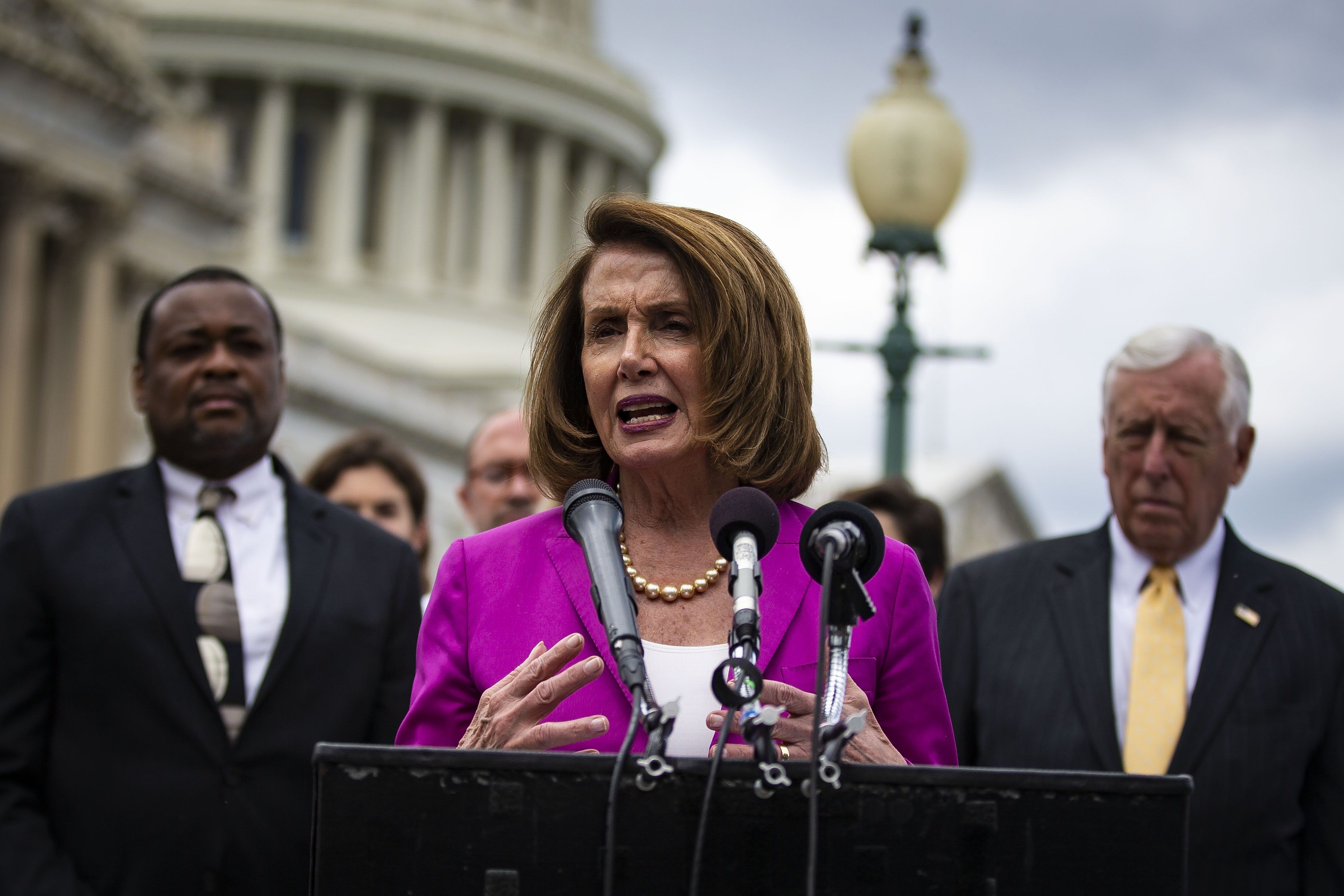 Pelosi Poised to Retake Speaker’s Gavel With No Clear Challenger