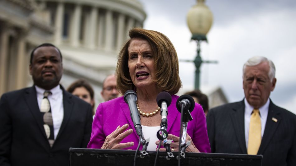 Pelosi Poised to Retake Speaker’s Gavel With No Clear Challenger