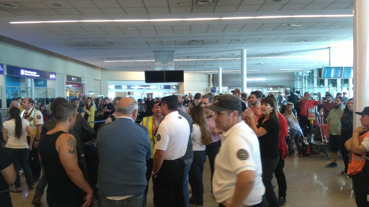 Demoras en Ezeiza por cancelacion de vuelos