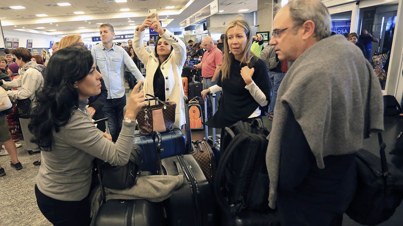 La situación afecta a 15.000 pasajeros y no se descartaba una mayor afectación del tráfico aéreo