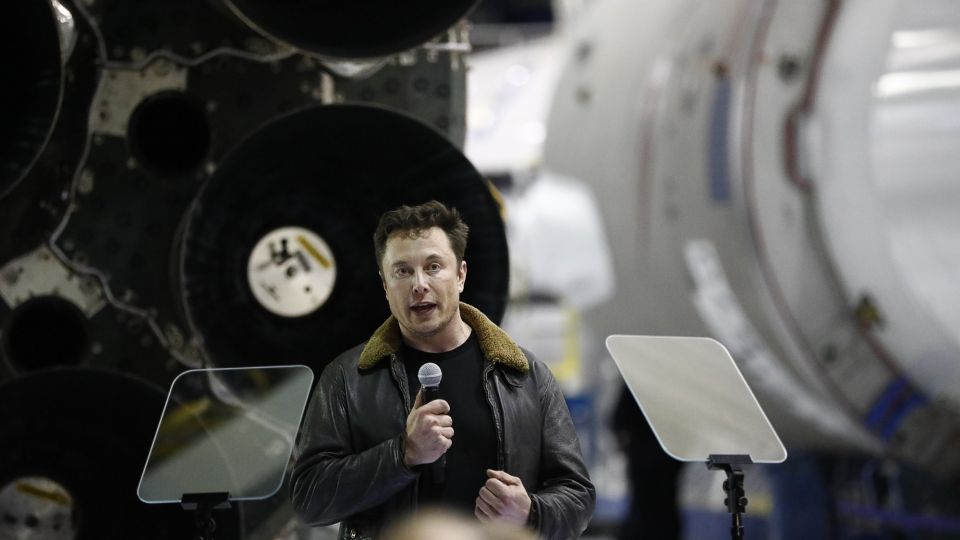 SpaceX CEO Elon Musk Announces Details Of Commercial Space Program