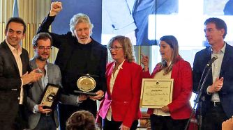 20181110_roger_waters_honor_legislatura_afp_g.jpg