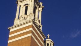 El Victoria & Albert Museum abrió al público su importante colección, que va desde el daguerrotipo hasta la actualidad.