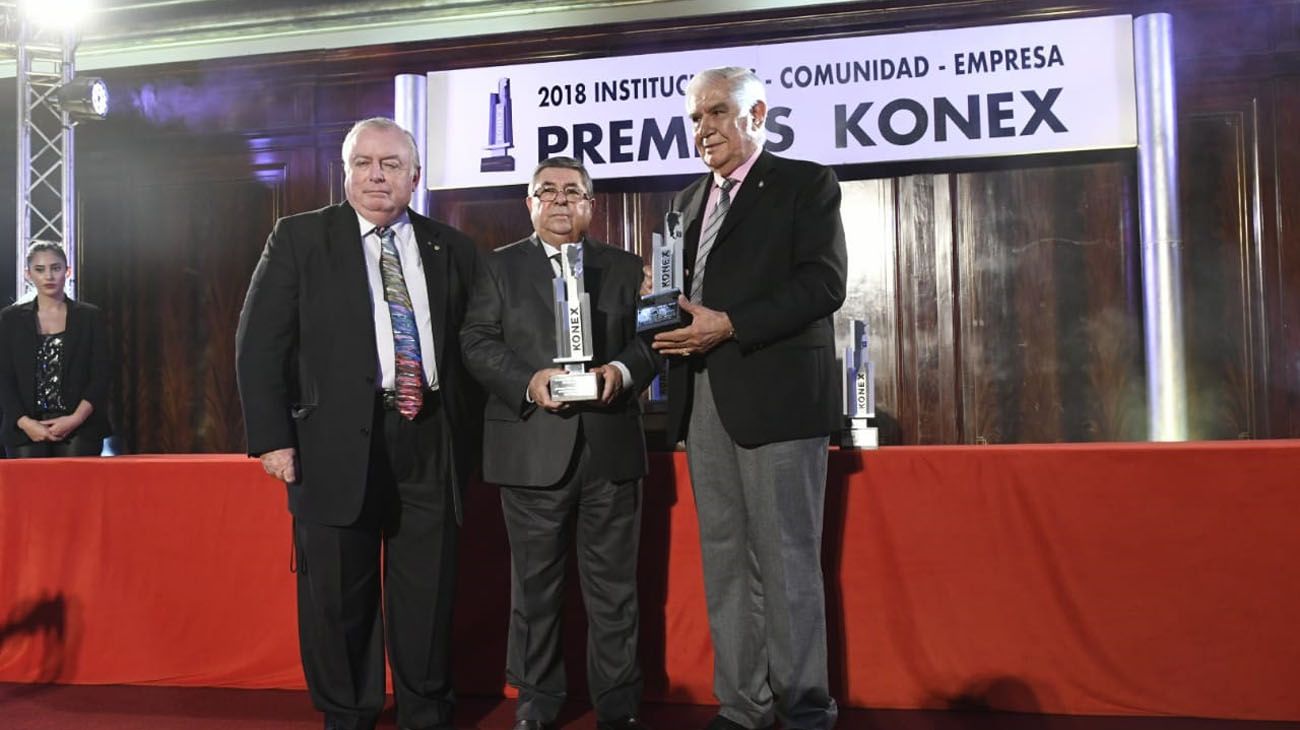 Julián De Diego entrega el premio Konex a Dirigentes, Organizaciones e Iniciativas Sindicales