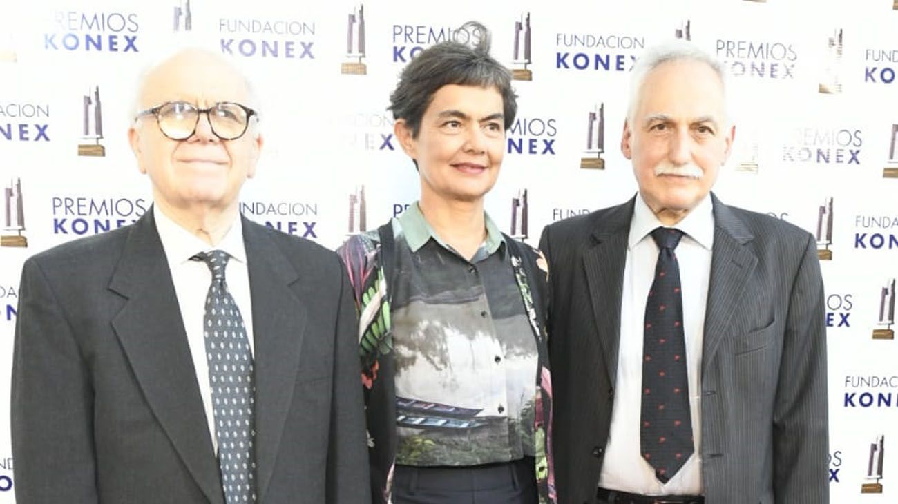 Conrado Varotto, María Eugenia Estensoro y Héctor Otheguy