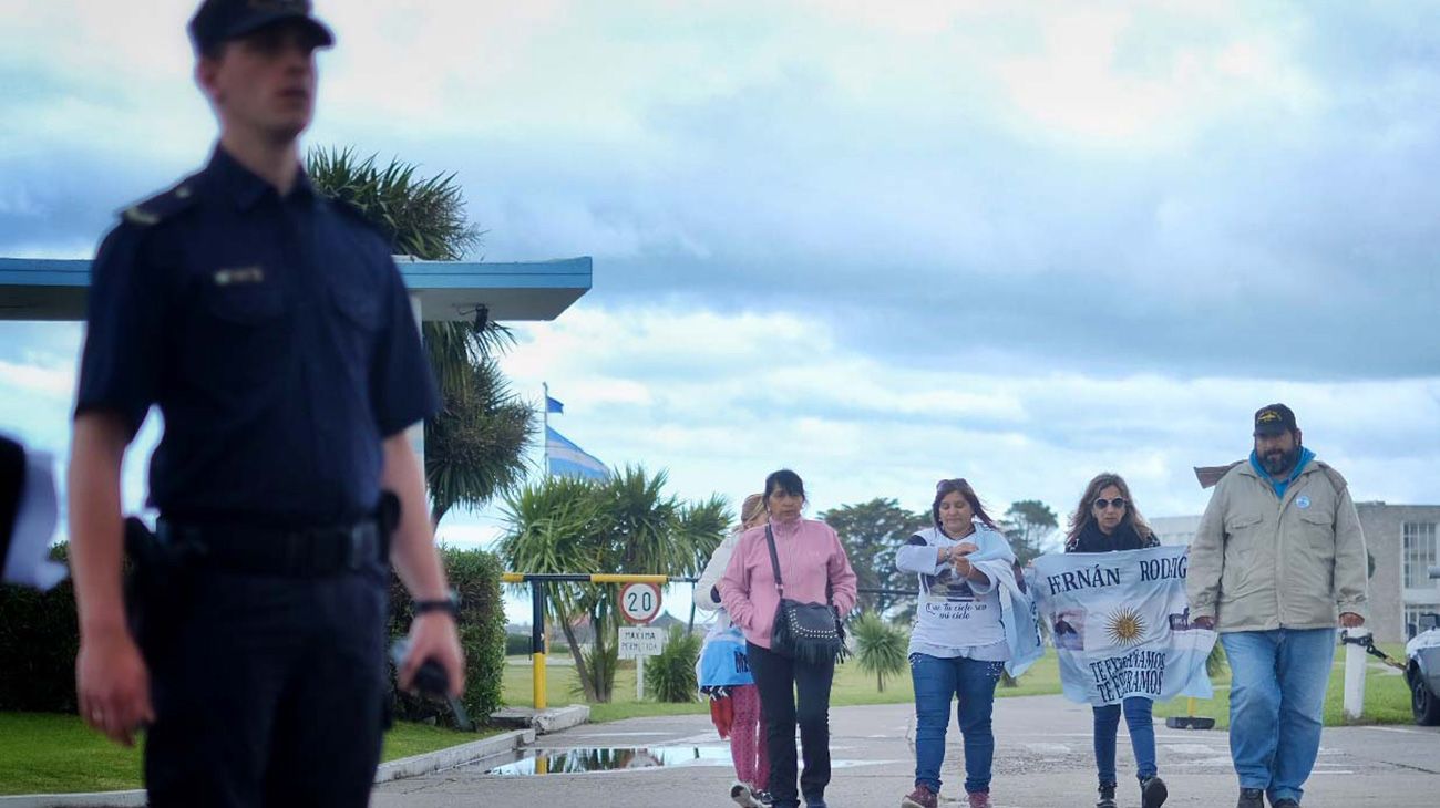 "Queremos saber la verdad", pidieron los familiares de los submarinistas. 