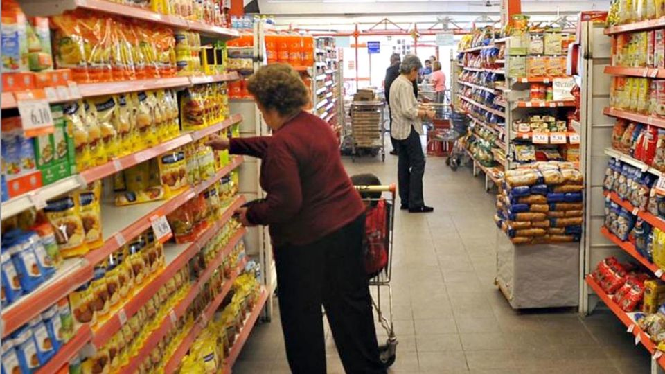 Perdido. En el sector de consumo estiman que cerrará el año con una baja de 2%, pese al bono.