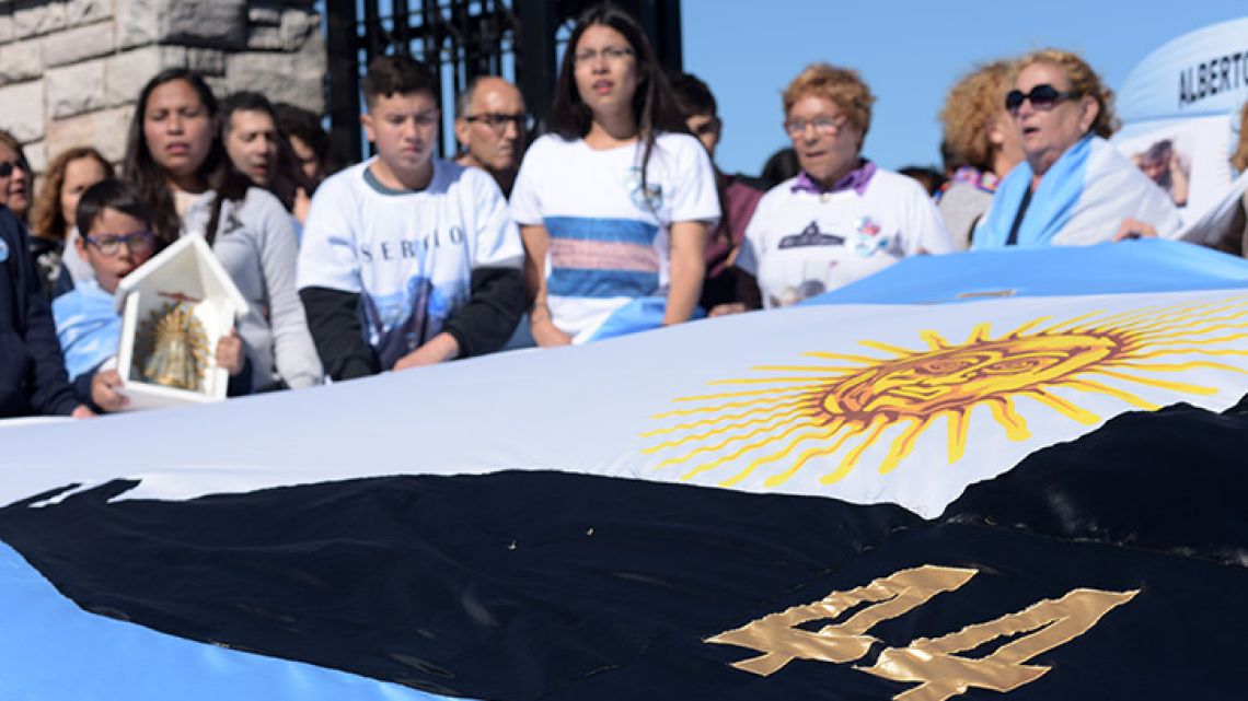 Relatives of crew members of the ARA San Juan submarine demonstrate outside the Navy Base in Mar del Plata.