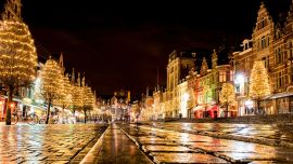 Durante las semanas previas a la Navidad, en la ciudad belga se respira calidez y tradición en un ambiente histórico y estudiantil.