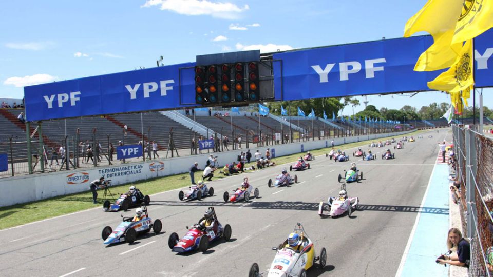 Más de mil jóvenes de todo el país participaron del certamen en el Autódromo Juan y Oscar Gálvez de la Capital Federal.