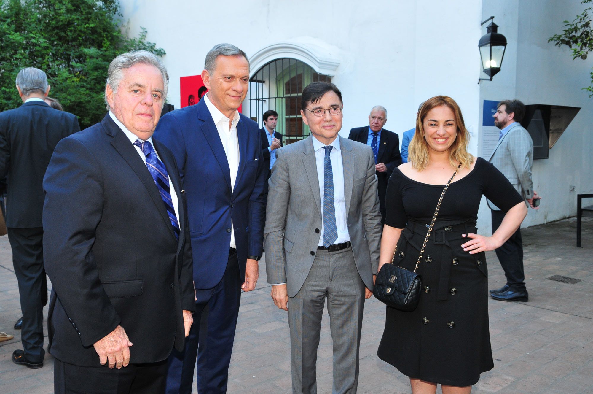 Roberto García, Marcelo Bonelli y María Julia Oliván, junto a Jorge Fontevecchia.