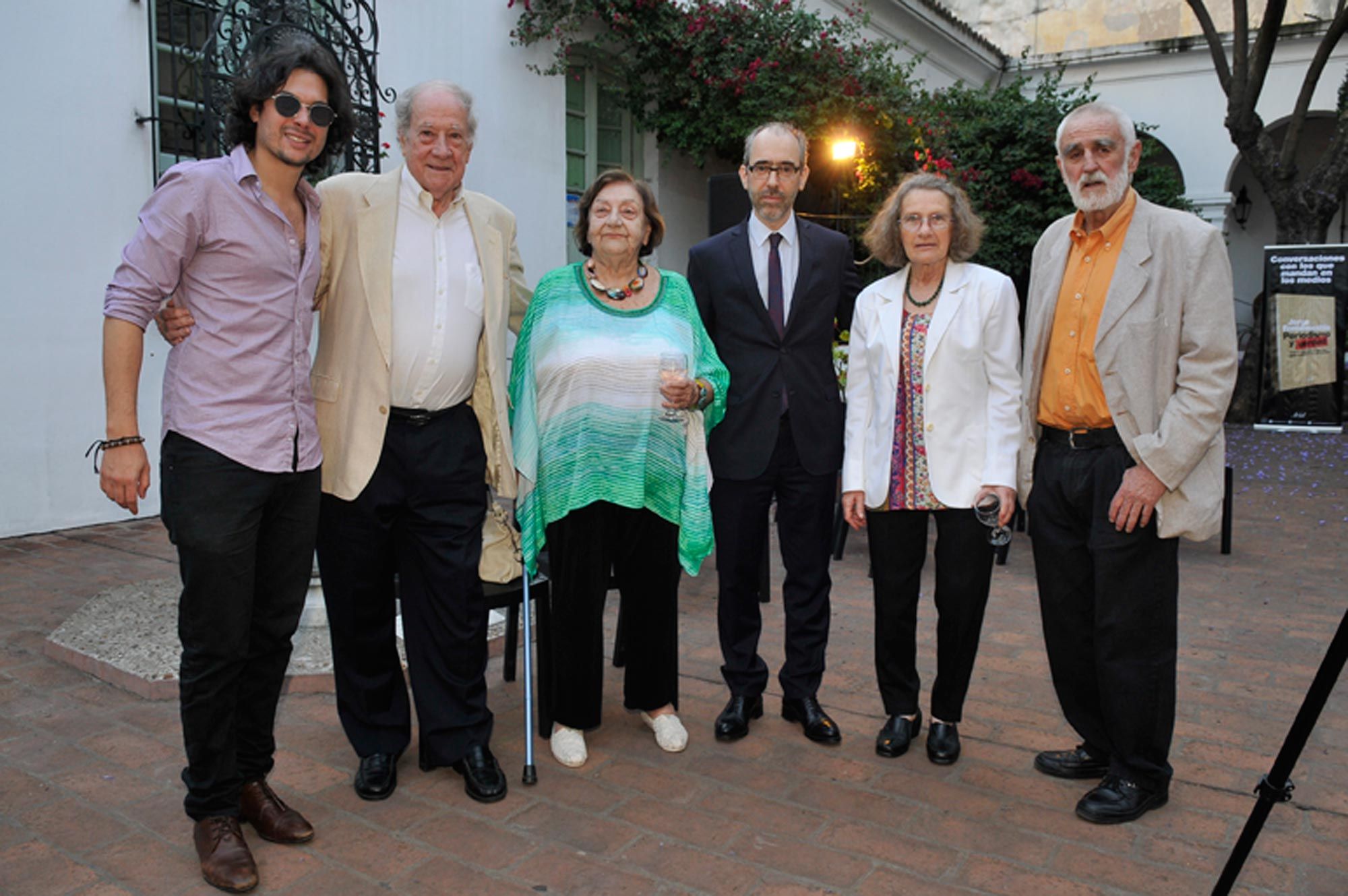 Agustino Fontevecchia, Roberto Cox, Gustavo González, Andrew Graham Yooll e invitados.