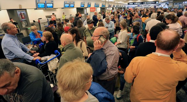 El presidente de Aerolíneas Argentinas, Luis Malvido, advirtió este miércoles que la compañía estatal está virtualmente quebrada.