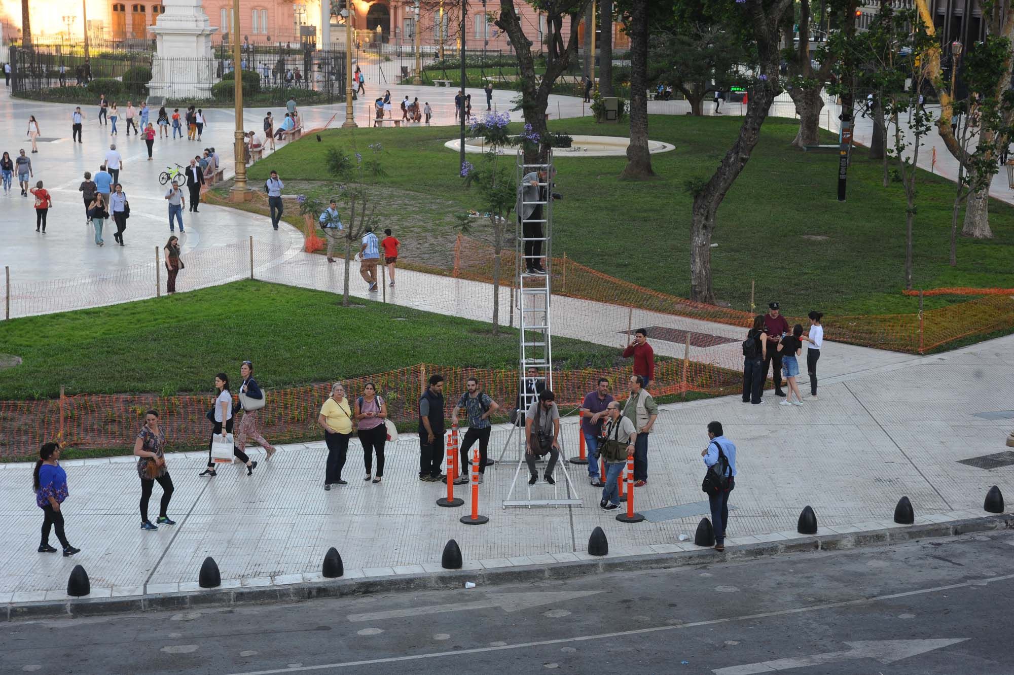 Preparación para la foto del Cabildo Abierto de los Periodistas.