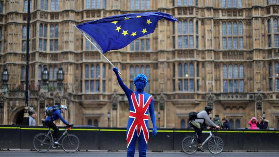 ¿Lo menos malo?. El gobierno de Theresa May argumenta que éste es el mejor acuerdo posible con la UE. Aunque lo rechazan propios y ajenos.