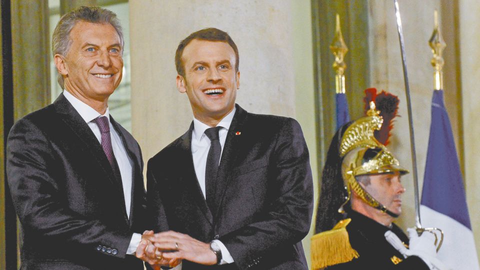 Lideres. “Si cruzo la calle, encuentro trabajo” dijo Macron; “pobreza cero”, Macri.