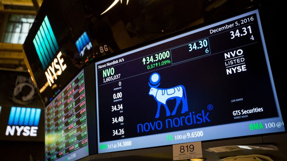 Trading On The Floor Of The NYSE While U.S. Stocks Climb As Investors Shrug Off Italy Vote, Await Data