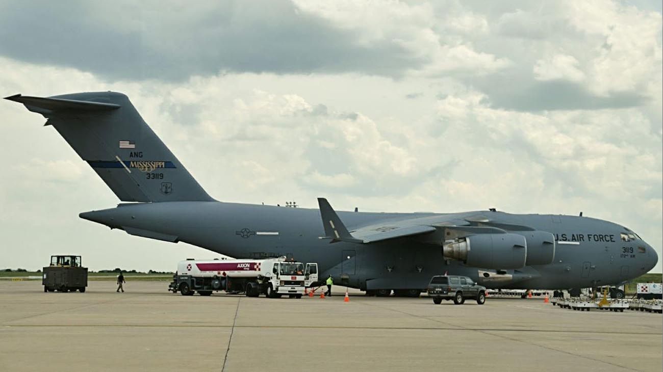 Avanzada. Los C17 de la fuerza aérea norteamericana aterrizaron esta semana en los aeropuertos de Montevideo, El Palomar y Mendoza. El lunes, también arribó al aeropuerto internacional de Ezeiza un Boeing 777 de carga del polémico príncipe saudí Mohamed Bin Salman. 