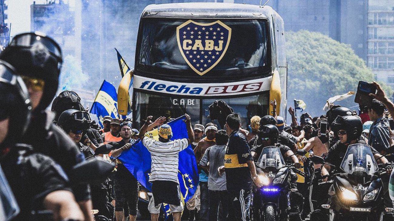 Incidentes en la previa del partido finalmente suspendido. 