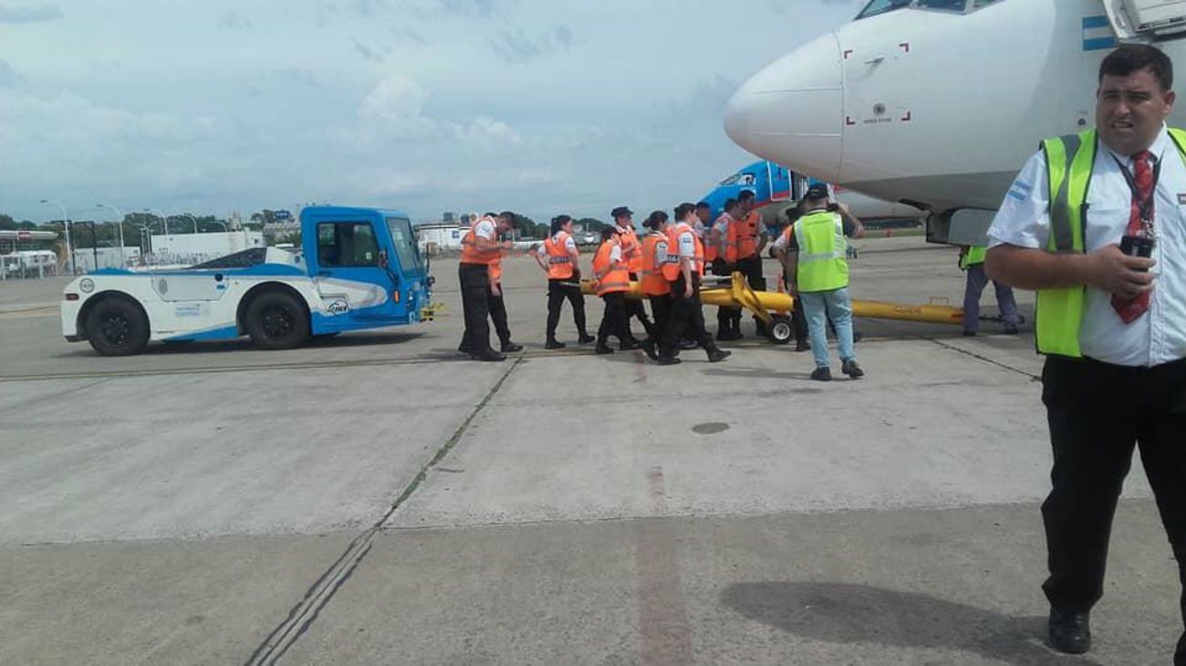 Fuerzas de seguridad civiles y militares se preparan para reemplazar a trabajadores en puntos críticos de la logística aeronáutica.