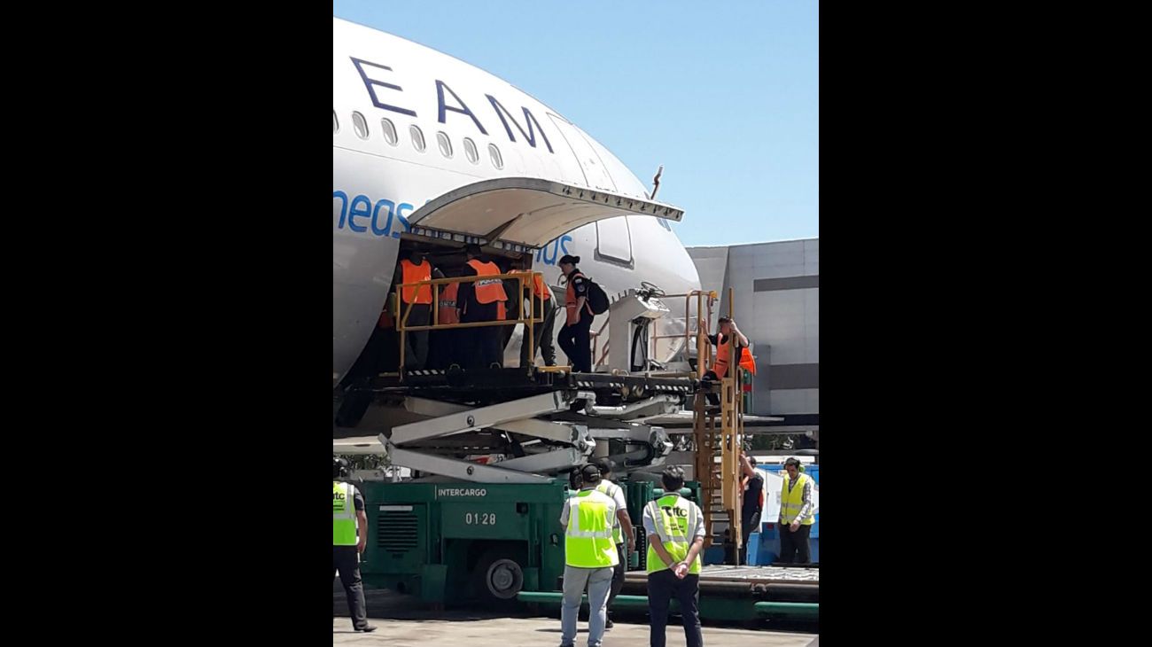 Fuerzas de seguridad civiles y militares se preparan para reemplazar a trabajadores en puntos críticos de la logística aeronáutica.