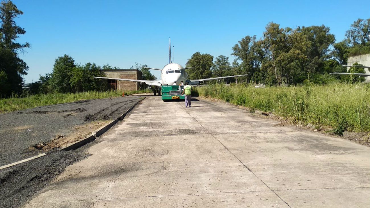 Fuerzas de seguridad civiles y militares se preparan para reemplazar a trabajadores en puntos críticos de la logística aeronáutica.