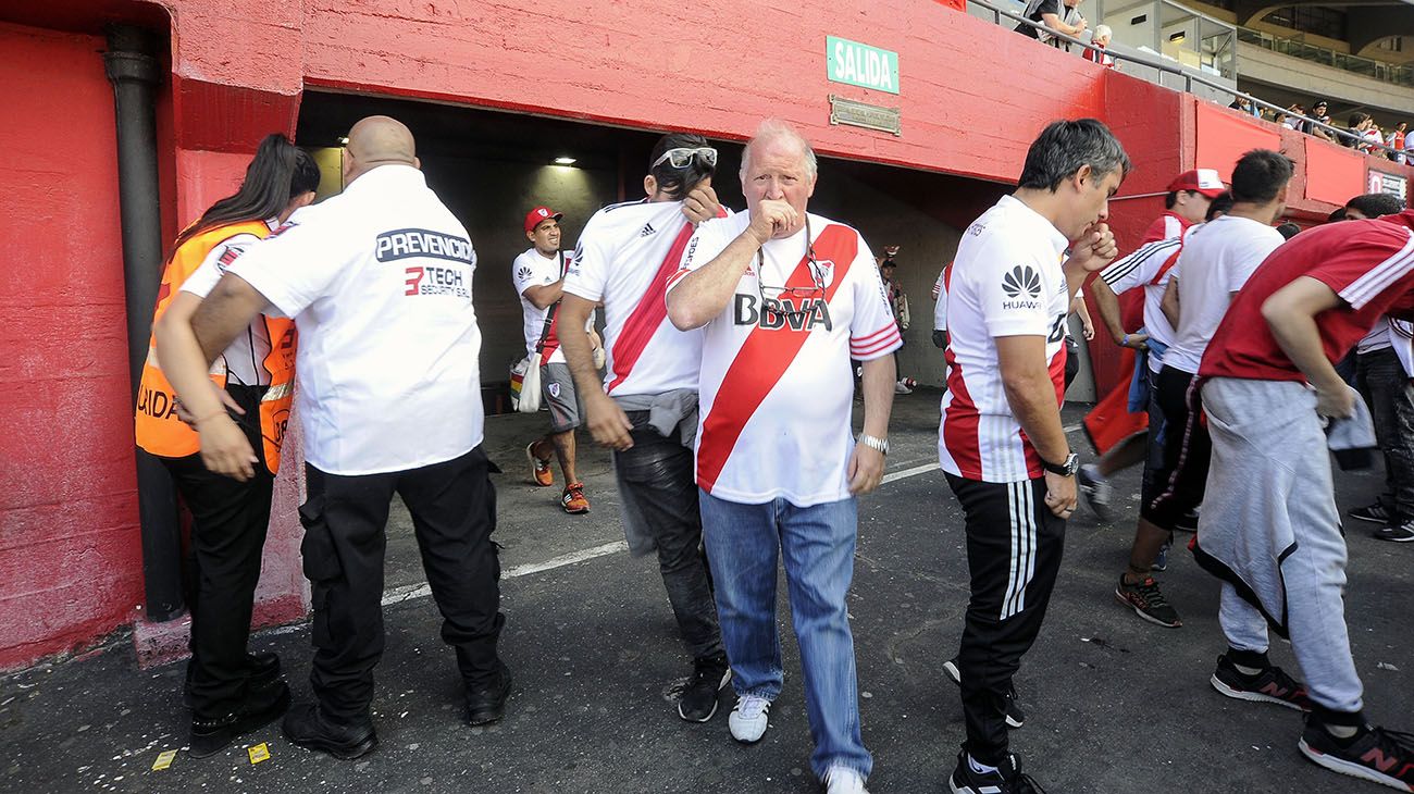 Postales que dejo la previa y la suspension del partido 