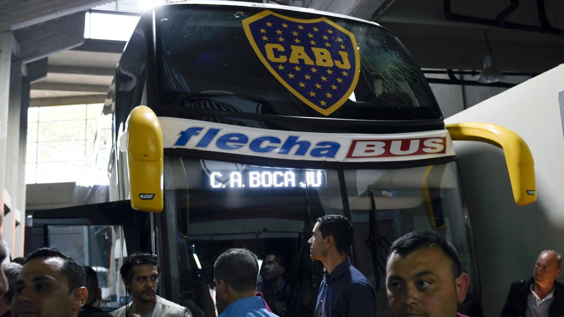 The second leg of the Copa Libertadores final, between Boca and River, has been suspended.