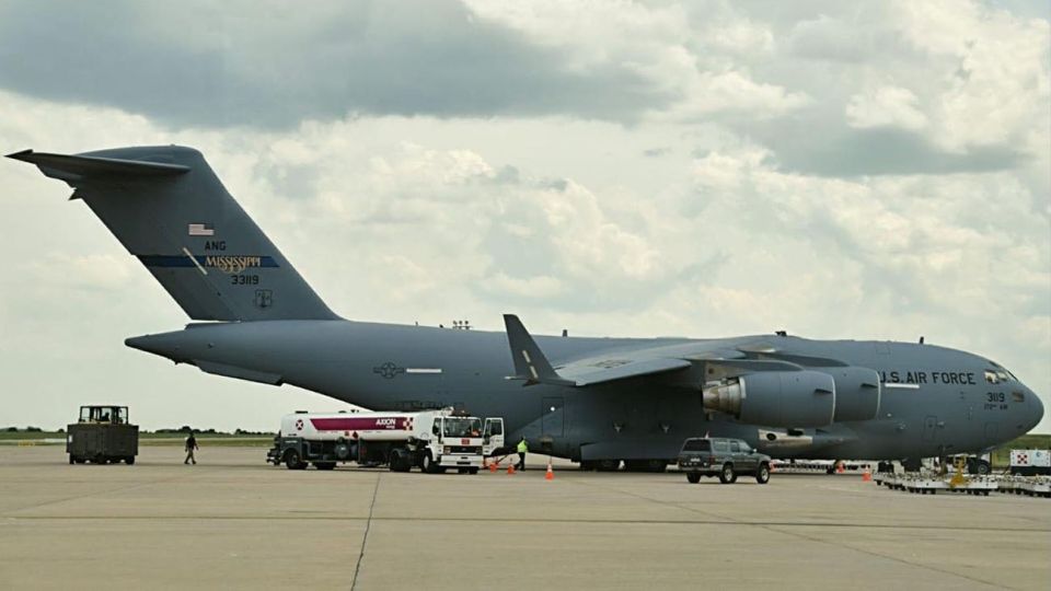 Avanzada. Los C17 de la fuerza aérea norteamericana aterrizaron esta semana en los aeropuertos de Montevideo, El Palomar y Mendoza. El lunes, también arribó al aeropuerto internacional de Ezeiza un Boeing 777 de carga del polémico príncipe saudí Mohamed Bin Salman.