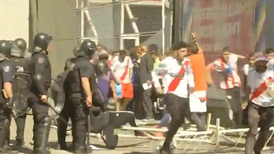 Incidentes en las inmediaciones del Monumental.