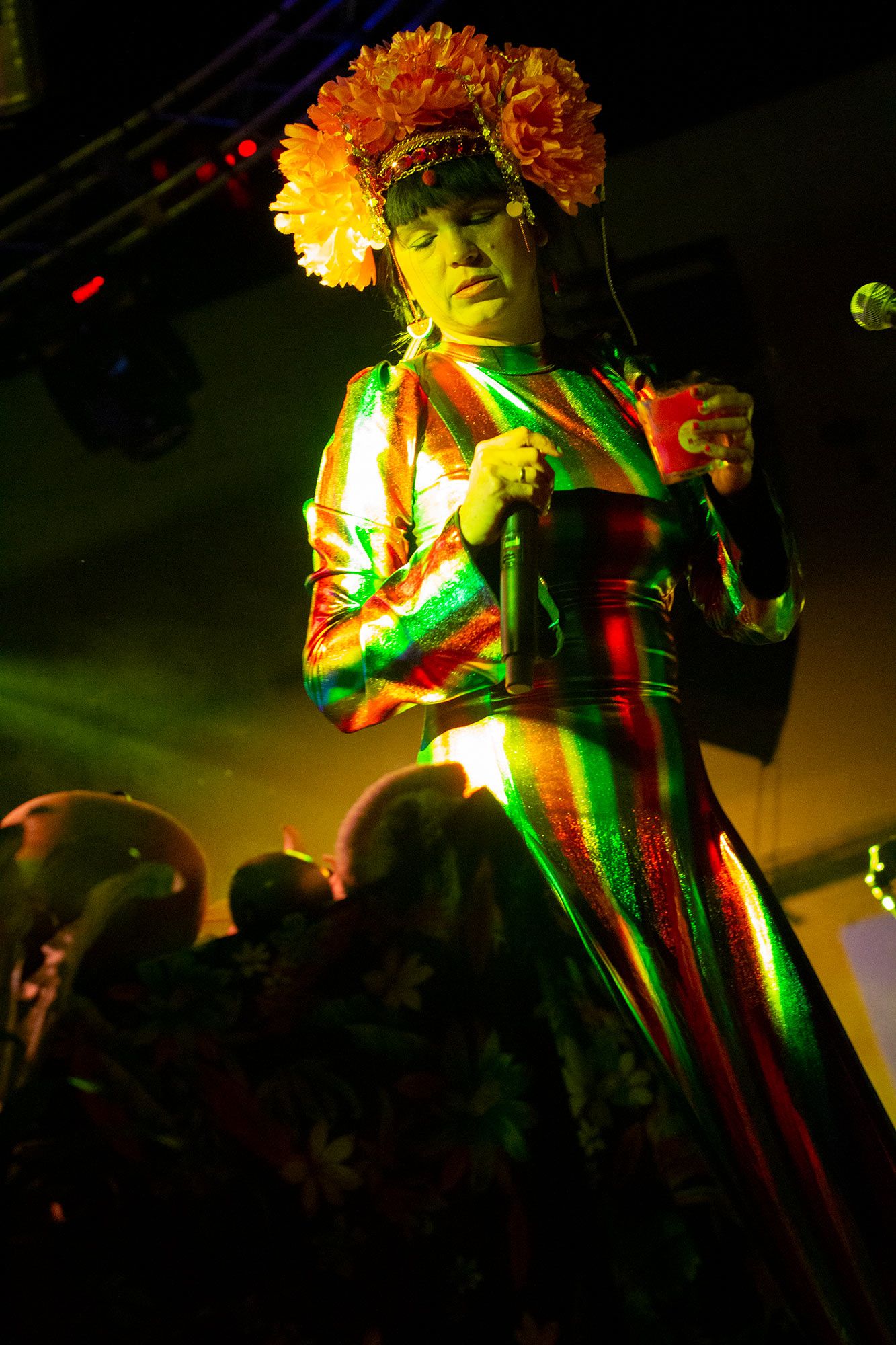 La Bomba Estereo brindó una fiesta psicodélica en el Konex