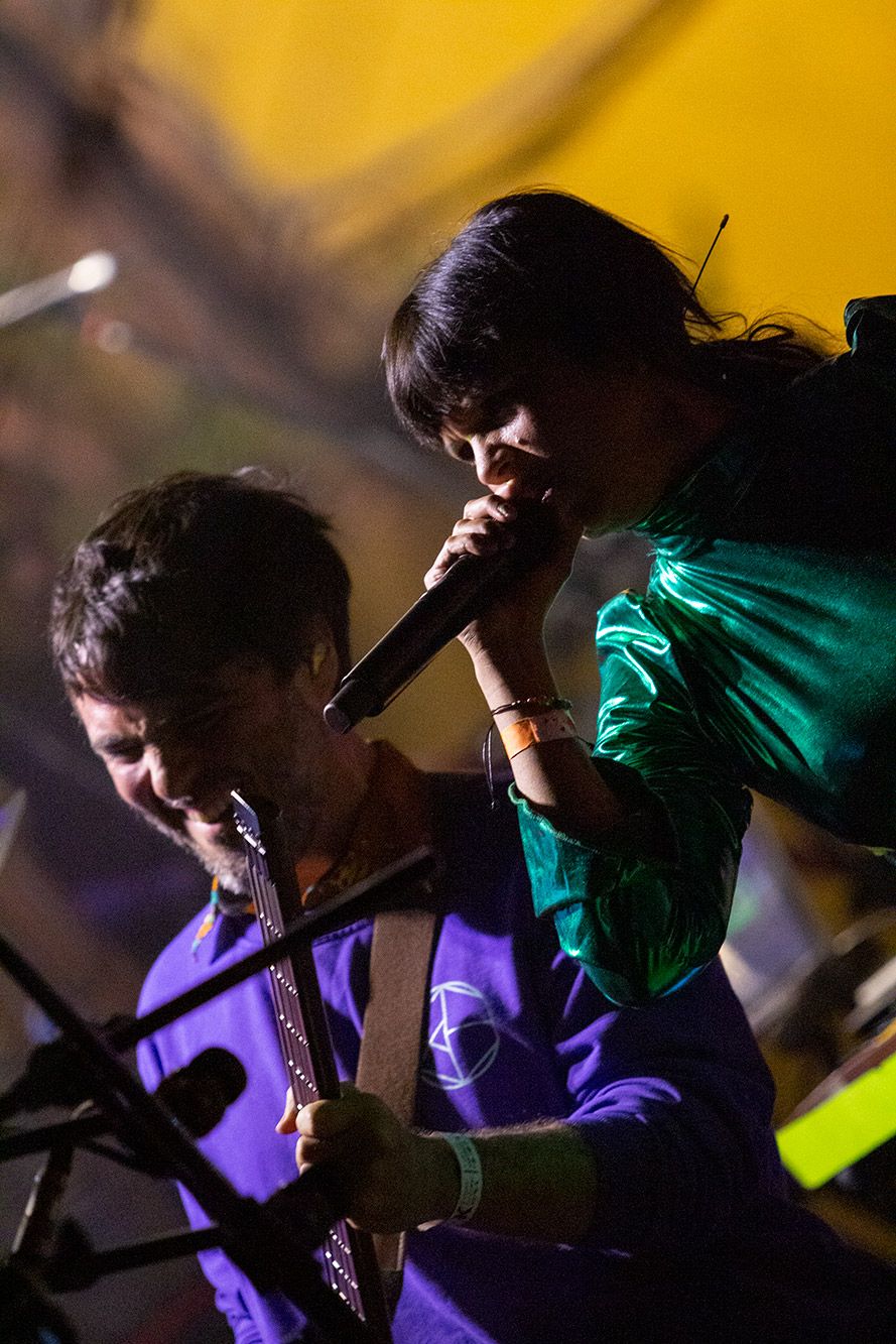 El psicodélico show de la Bomba Estereo en el Konex