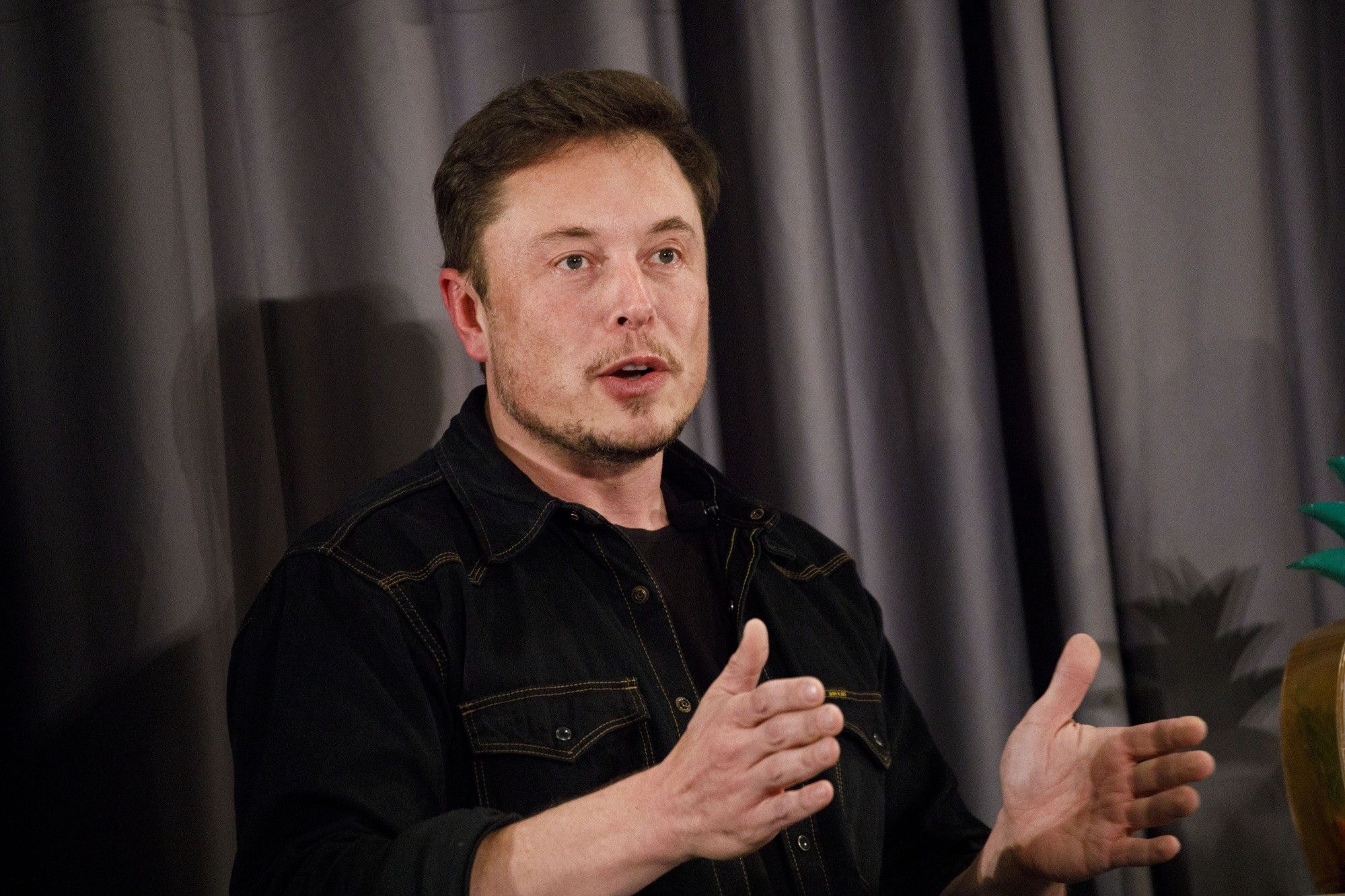 Elon Musk, Jeff Bezos, Boeing y compañías francesas viajarán al espacio este martes