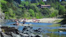 Playas lejanas al mar de la Argentina, pesca y aventuras diversas en Weekend de diciembre.