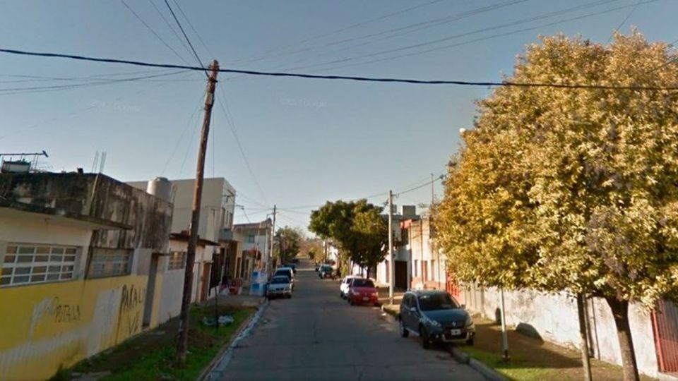 La cuadra en la localidad de Tolosa donde un hombre Mató a su hijo de 10 años, hirió a su pareja y se atrincheró.