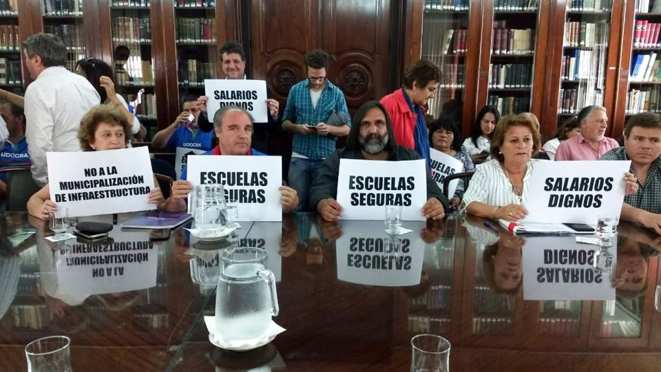 Docentes rechazaron nueva oferta del gobierno bonaerense por considerarla una "vergüenza"