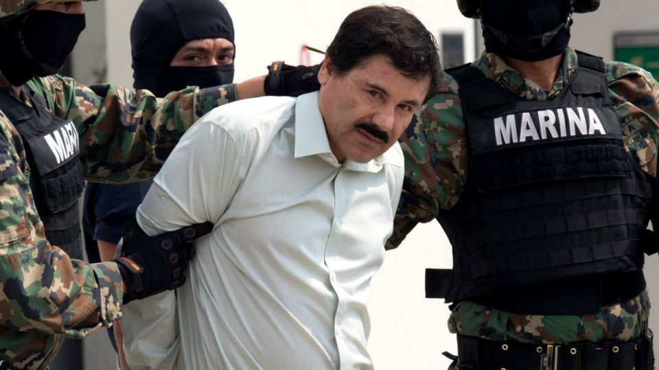 El juicio del Chapo, que durará más de cuatro meses, se desarrolla bajo condiciones de seguridad máximas tras las dos fugas espectaculares del Chapo de prisiones mexicanas en 2001 y 2015.